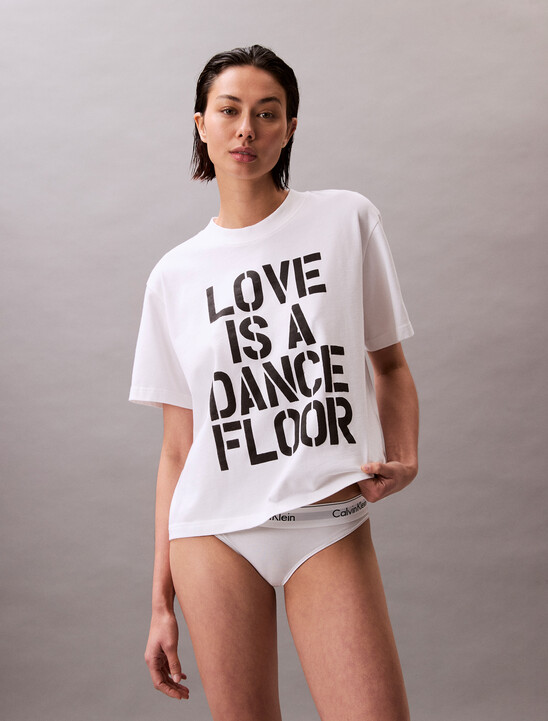 Pride Love Is A Dance Floor 圖案寬版 T 恤