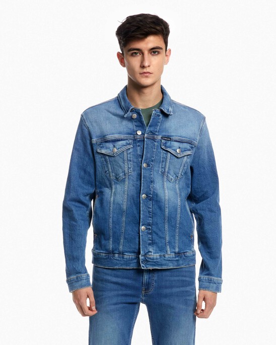 MODERN ESSENTIALS DENIM JACKET