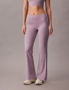 Quick-Dry Flared Gym Leggings, Coy Purple, hi-res