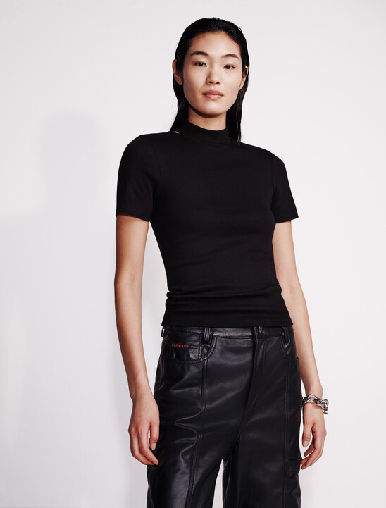 Cut Out Slim Crewneck T-Shirt