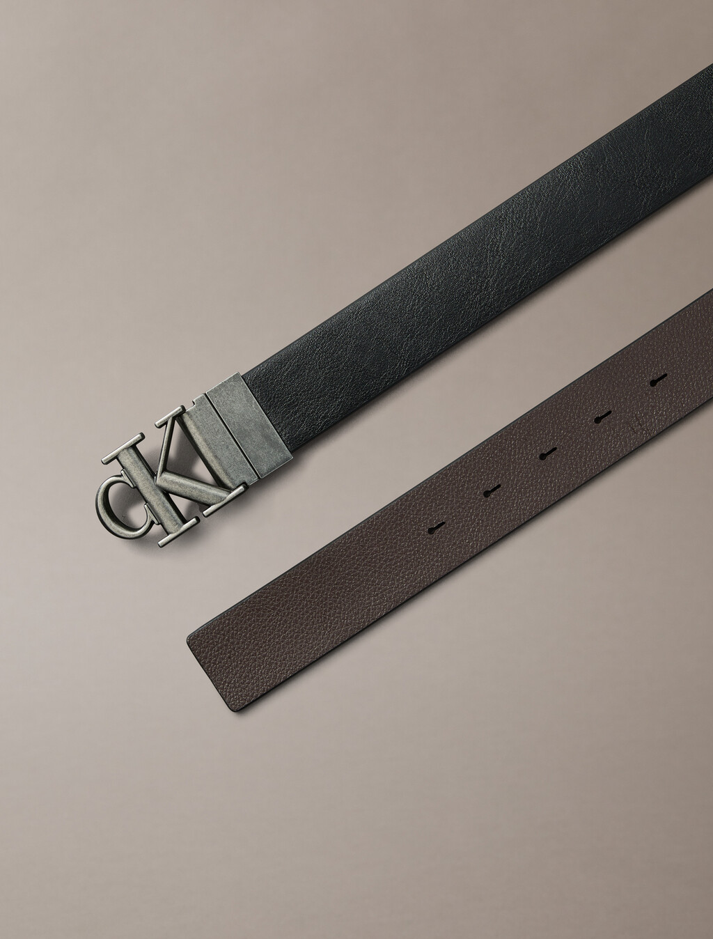 CK 搭扣雙面皮革腰帶, Black/CK Dark Brown/Antique Silver, hi-res