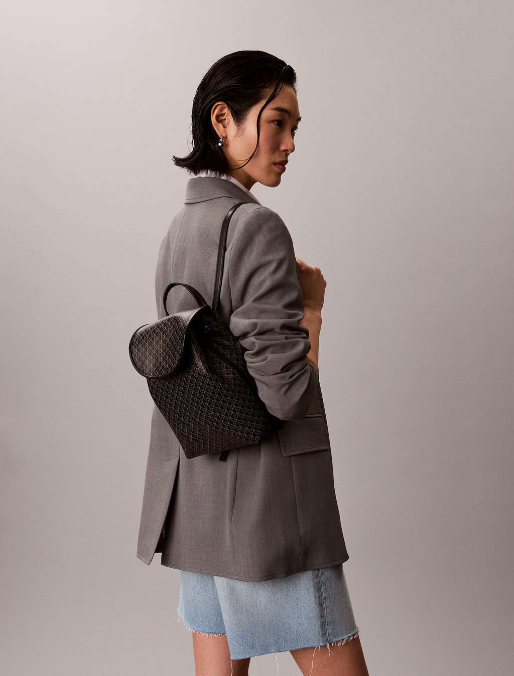 CK Emblem 迷你背囊, BLACK AOP, hi-res