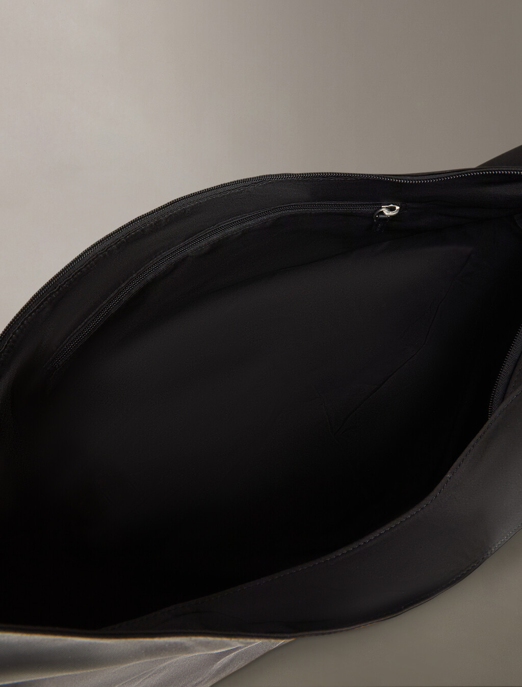 Pinched 超大流浪包, Black, hi-res