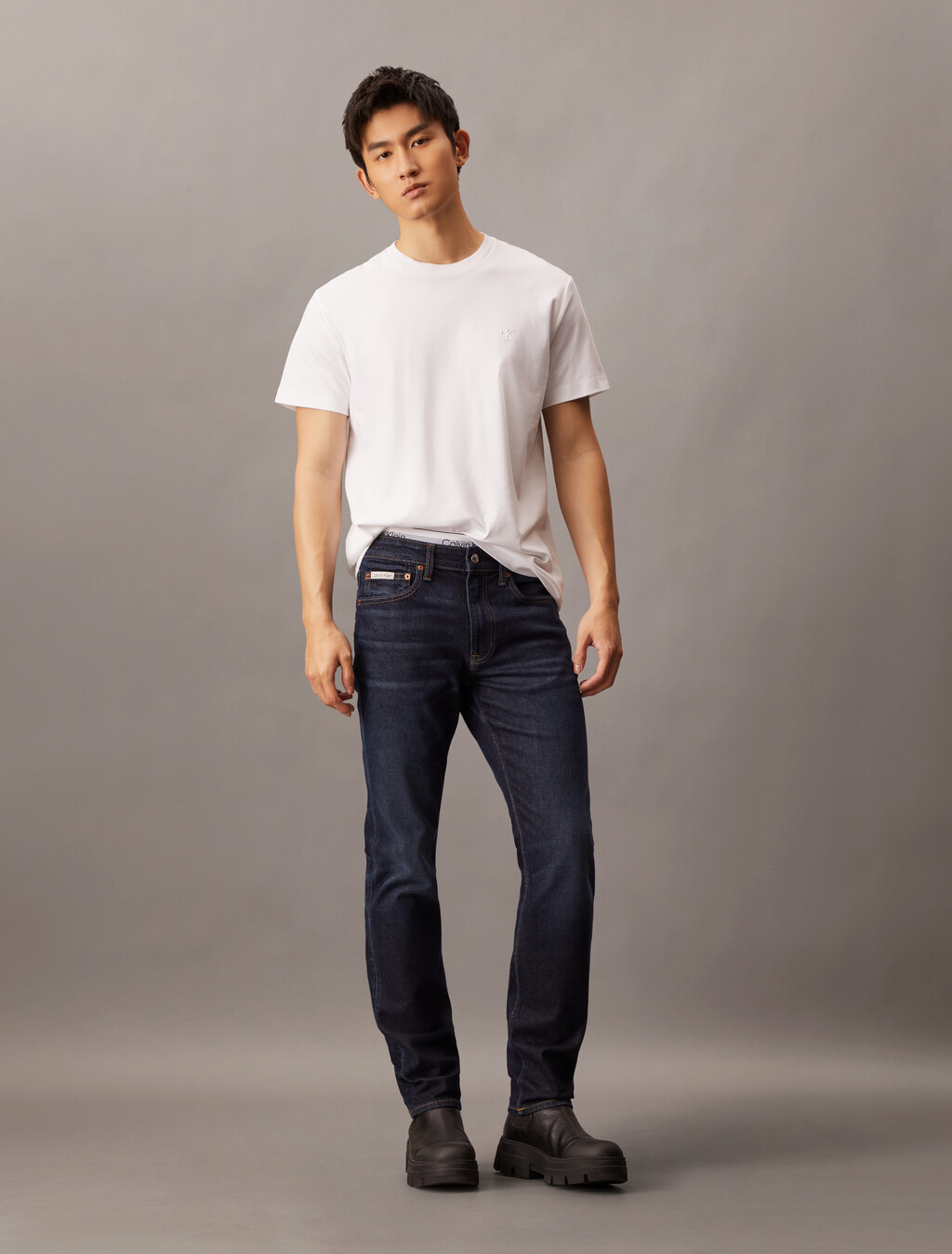 Monogram 壓花標誌修身 T 恤, Brilliant White, hi-res