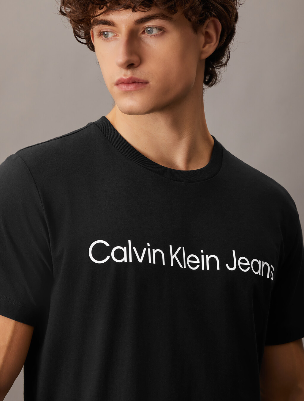 Institutional Logo Regular Short Sleeve Tee, Ck Black, hi-res