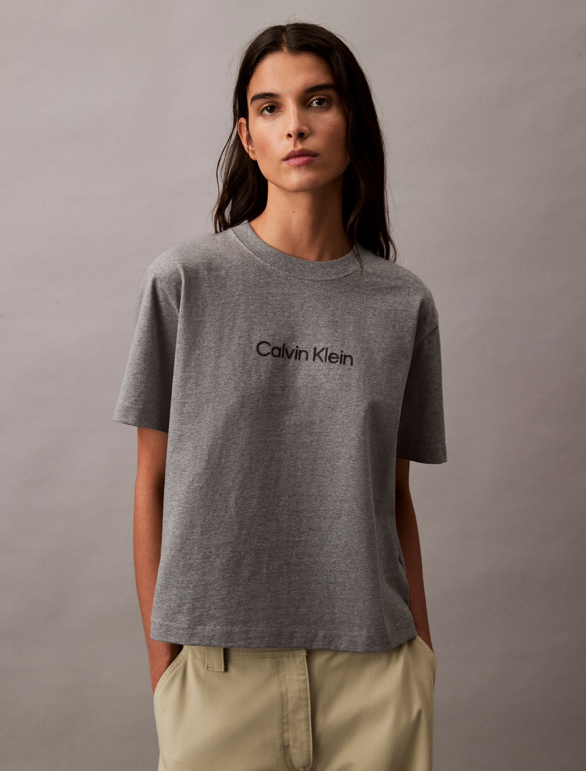 Relaxed Standard Logo Crewneck Tee | grey | Calvin Klein Hong Kong
