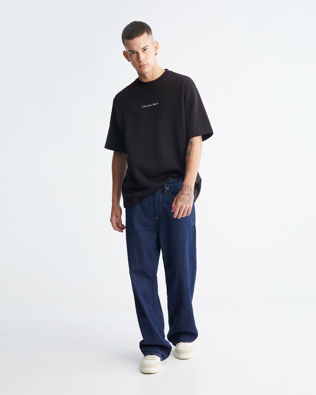 Institutional Logo Sweatshirt, Ck Black, hi-res