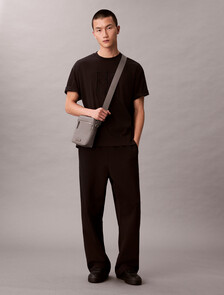 綴滿壓紋 Monogram 郵差包, Charcoal Gray, hi-res