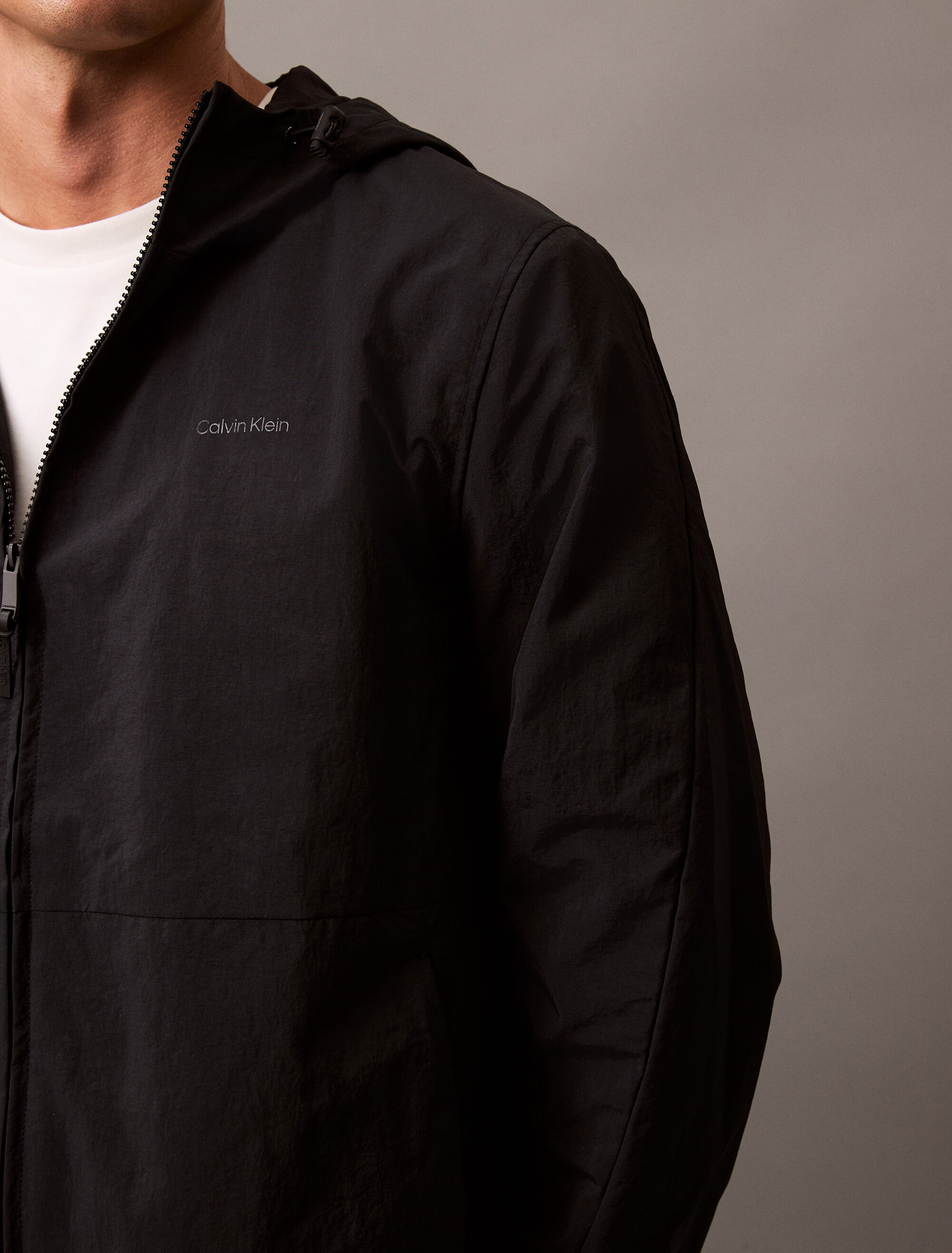 【2024A/W新作★送料無料】 Crinkle Nylon Hooded Windbreaker Jacket | black | Calvin ジャケット・アウター