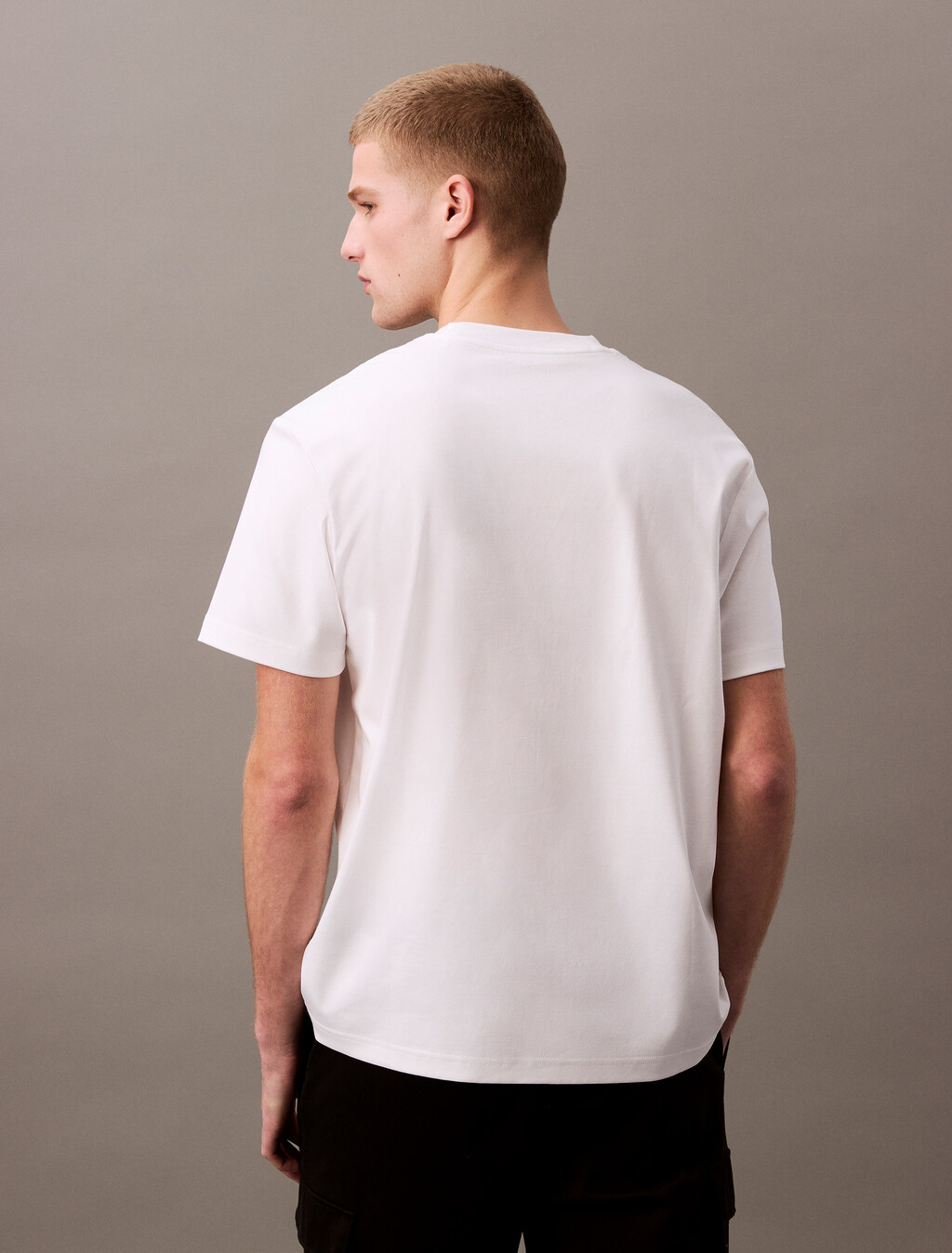 Calvin Klein 模糊效果標誌修身 T 恤, Brilliant White, hi-res