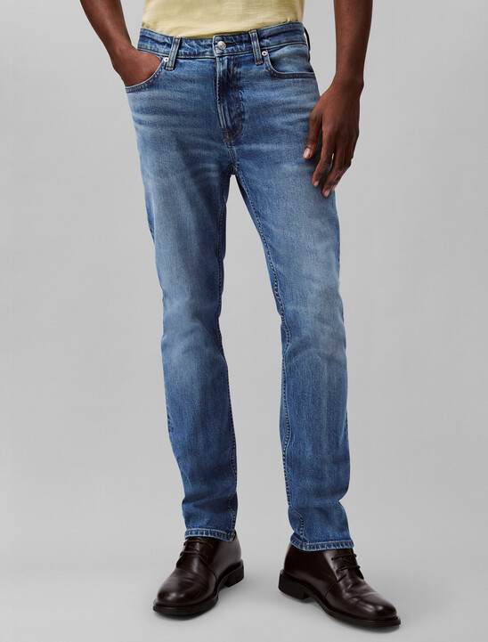 37.5 Light Dewy Slim Jeans