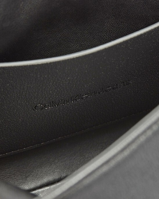 ULTRALIGHT CONVERTIBLE FLAP BAG