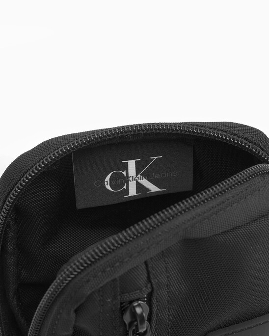 SPORT ESSENTIALS PHONE CROSSBODY BAG