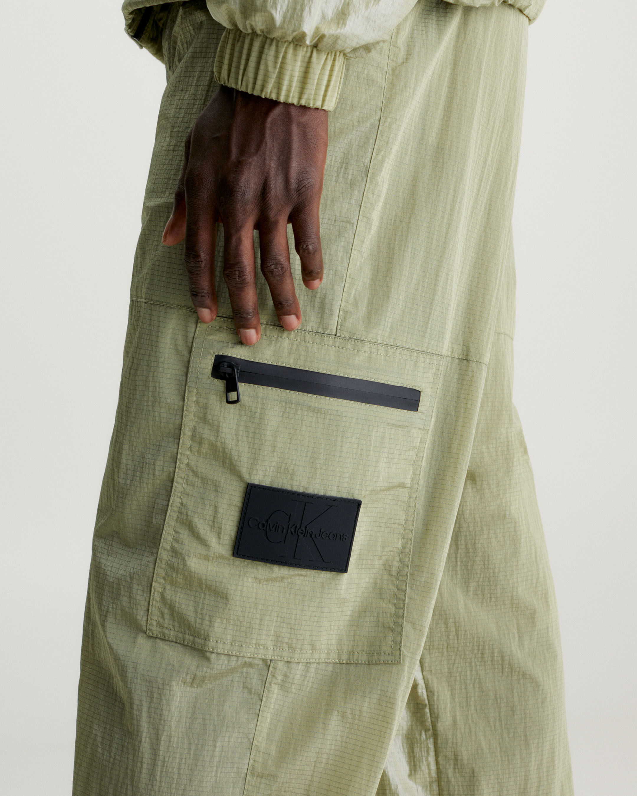 Relaxed Nylon Cargo Pants | green | Calvin Klein Hong Kong
