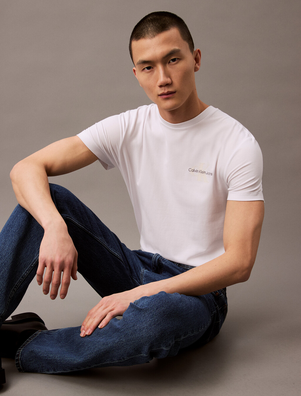 Classic Logo Blur Tee, Brilliant White, hi-res