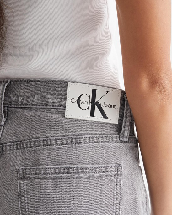 SUSTAINABLE LOW RISE LOOSE JEANS